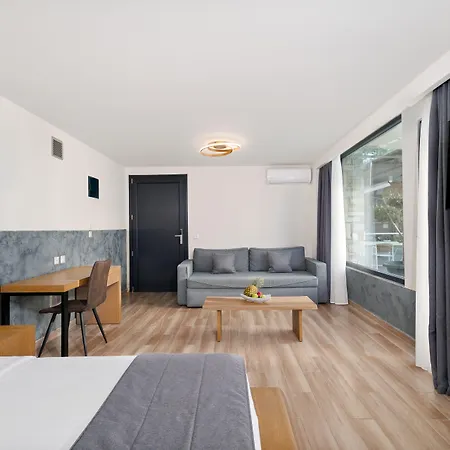 Han/Misafirhane Casa Bloo Adults Only Elia Nikitis